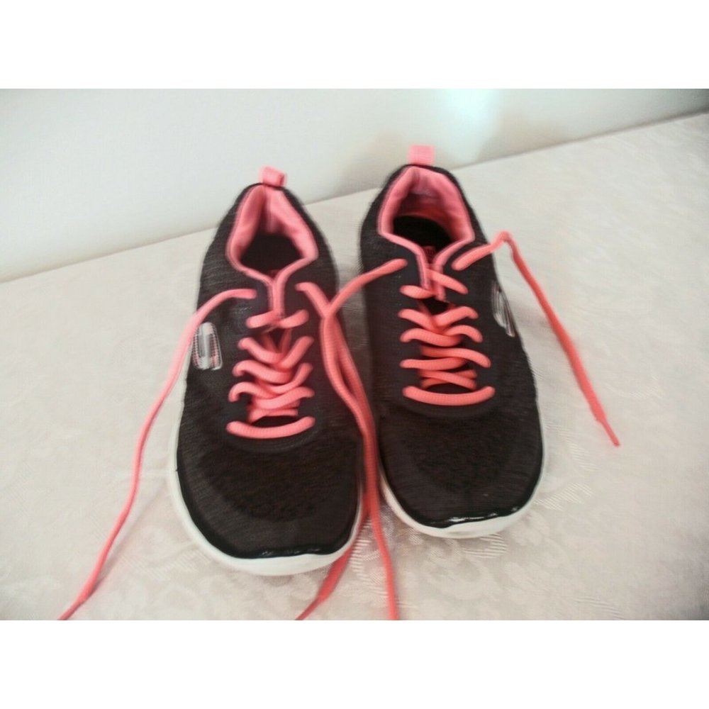 SKECHERS Sketch-knit Coral & Black WOMEN'S RUNNING SHOES SIZE 5.5